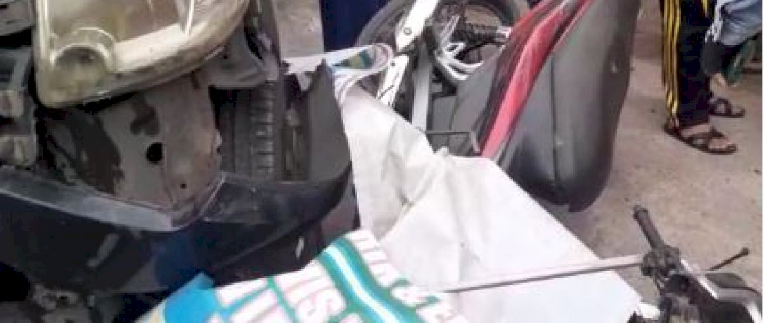 Mobil dinas Pemkab Jeneponto, mengalami kecelakaan di Takalar. 