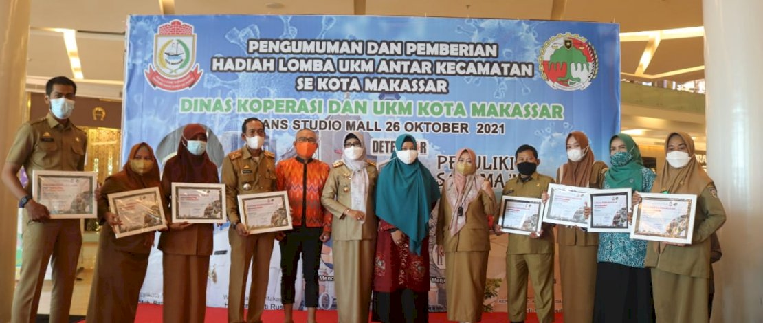 Pengumuman dan penyerahan hadiah Lomba UMKM Antar Kecamatan se Kota Makassar, dilaksanakan di TSM Makassar, Selasa, 26 Oktober 2021.