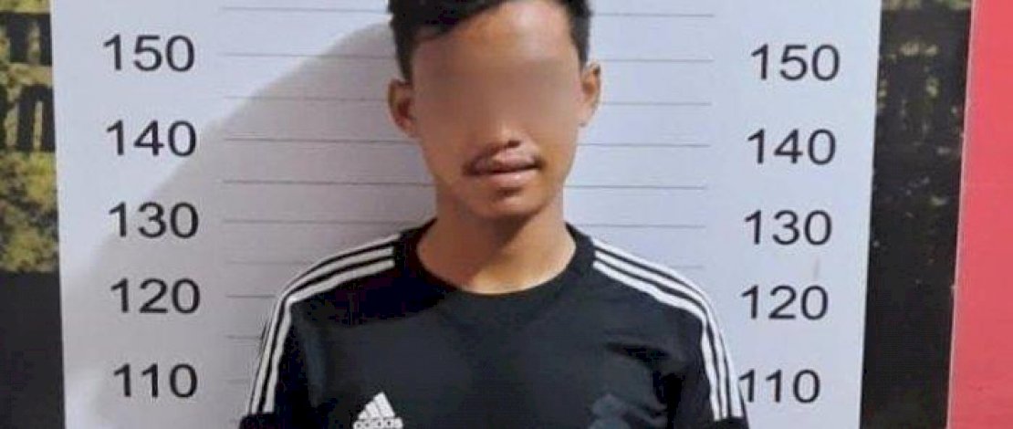 IR saat menyerahkan diri ke Polsek Biringkanaya.