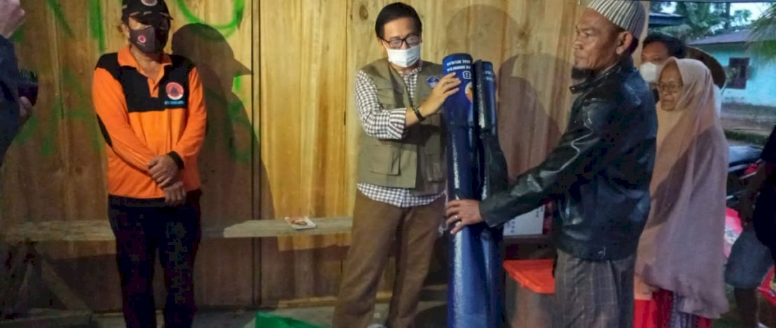 Wabup Suaib Mansur didampingi BPBD saat menyambangi lokasi pengungsian korban kebakaran dan 