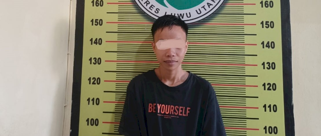 Wanita IW saat diamankan Polsek Bone-Bone dan diserahkan ke Satuan Narkoba Polres Luwu Utara.