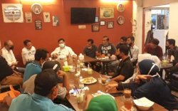 Jalin Sinergitas, Camat Wajo Ngopi Bareng dengan Tokoh Masyarakat