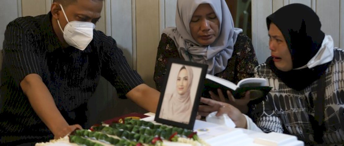 Adzan Subuh Sambut Kepulangan Jenazah Vanessa dan Bibi di Rumah Duka, Isak Tangis Keluarga Pecah