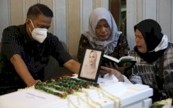 Adzan Subuh Sambut Kepulangan Jenazah Vanessa dan Bibi di Rumah Duka, Isak Tangis Keluarga Pecah