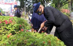 Sambut HUT Brimob Ke-76, Batalyon C Pelopor Polda Sulsel Gelar Aksi Bersih Rumah Ibadah