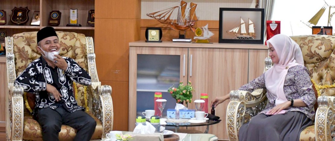 Pemda Sigi dan DPRD Sigi bersama Tim KLA Kabupaten Sigi, melakukan kunjungan ke Kabupaten Luwu Utara dalam rangka sharing informasi terkait implementasi KLA, Jumat (5/11/2021). Kunjungan Tim KLA Sigi ini diterima Bupati Luwu Utara di Ruang Kerjanya.