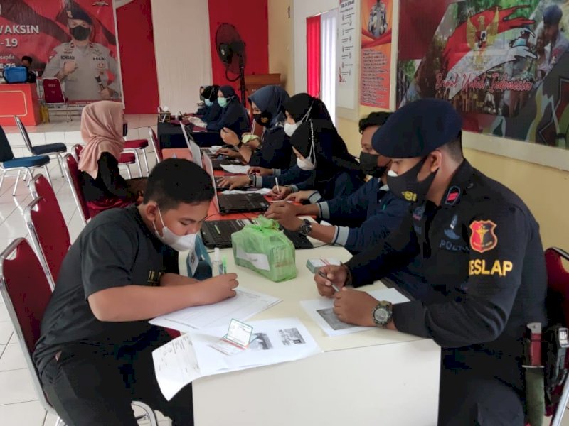 Jelang HUT Ke 76 Korps Brimob Polri, Batalyon C Pelopor Kembali Gelar Serbuan Vaksin Covid 19