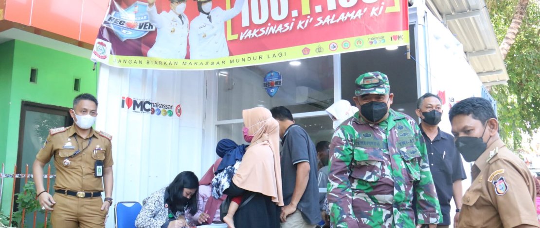 Camat Ujung Tanah Pantau Vaksinasi Program 100 RT 1 Hari 100 Persen