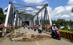 Jembatan Rusak di Perbatasan Palopo - Luwu Tak Kunjung Ditangani, Masyarakat Minta Pemprov Segera Ambil Tindakan