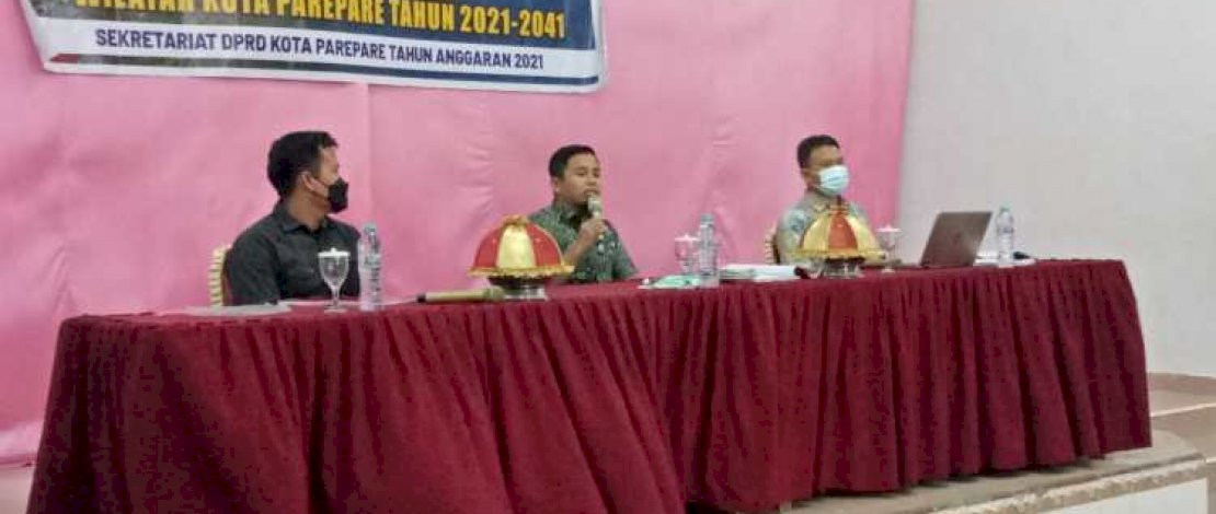 Wakil Ketua DPRD Parepare, Tasming Hamid (TSM) mensosialisasikan Perda Nomor 1 Tahun 2021. Perda itu mengatur tentang Rencana Tata Ruang dan Wilayah (RTRW) Kota Parepare Tahun 2021-2041.