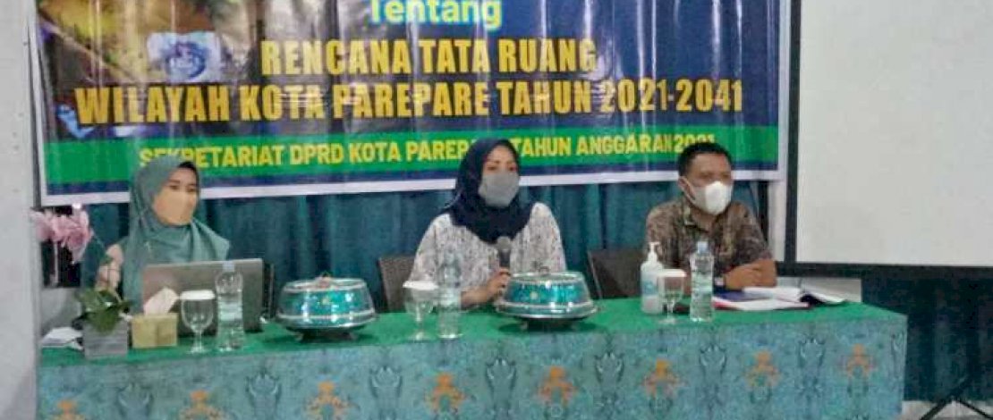 Libatkan Bappeda Kota Parepare, Anggota Komisi III DPRD Parepare Apriyani Sosialisasikan Perda RTRW Libatkan Bappeda Kota Parepare, Anggota Komisi III DPRD Parepare Apriyani Sosialisasikan Perda RTRW