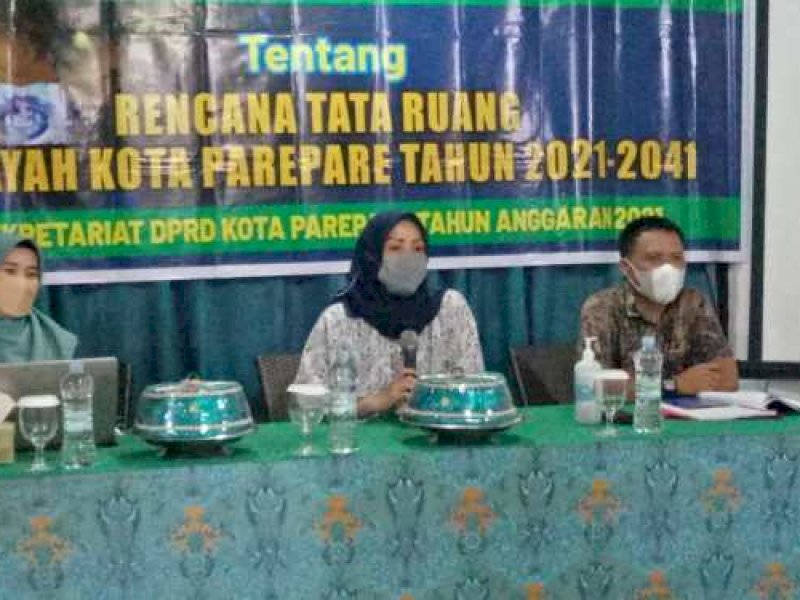 Libatkan Bappeda Kota Parepare, Anggota Komisi III DPRD Parepare Apriyani Sosialisasikan Perda RTRW