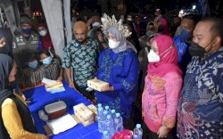 Bersama Istri, Camat Panakkukang Ajak Tripika Ngopi dan Makan Taripang