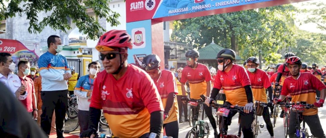Tempuh 333 Km Lintasi 9 Kabupaten Kota, Plt Gubernur Semangati Peserta Jelajah Pesona Sulawesi 2021