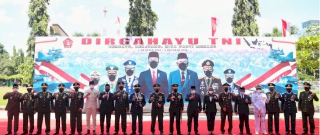 Peringatan HUT TNI ke-76 di Sulsel. 