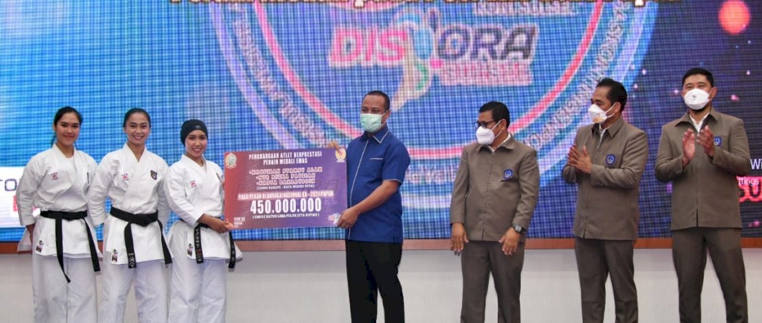 Andi Sudirman Serahkan Bonus PON Papua, Atlet Sebut Pemerintah Penuhi Janji