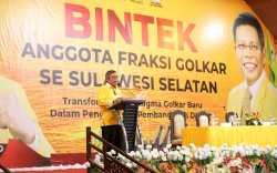 Buka Bimtek Anggota Fraksi Golkar se-Sulsel, Taufan Pawe: Dibutuhkan Paradigma Baru