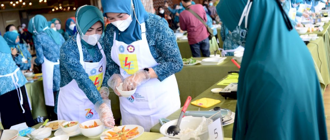 PKK Provinsi Sulsel Bersinergi dengan PLN PKK Provinsi Sulsel Bersinergi dengan PLN