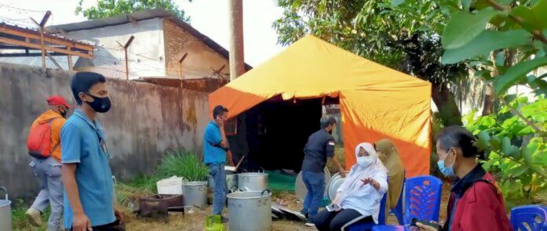 Dapur umum di lokasi kebakaran Jongaya.