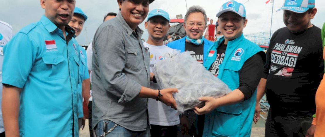 Anis Matta bertemu dengan para nelayan di Pati, Jawa Tengah.