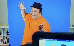 Komedian Rony Dozer Meninggal Dunia