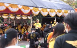 Lepas Ribuan Peserta Jalan Santai, Taufan Pawe: Kembalikan Kejayaan Golkar di Toraja