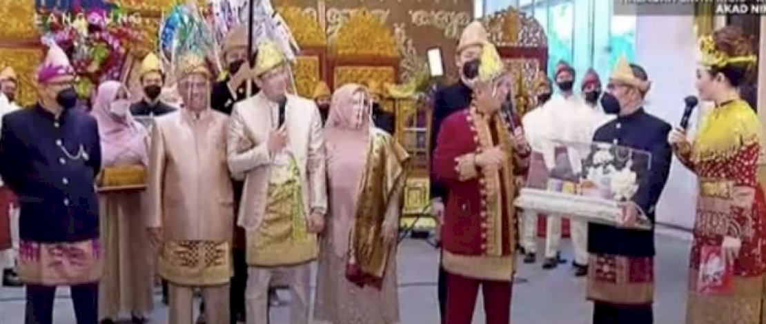 Unik, Ria Ricis Dapat Seserahan Kotak Makan Karakter dari Teuku Ryan