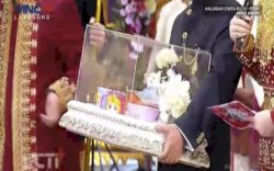 Unik, Ria Ricis Dapat Seserahan Kotak Makan Karakter dari Teuku Ryan