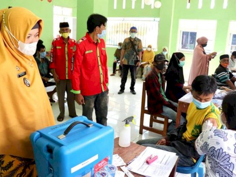 Program Vaksinasi 100 RT.1 Hari.100 Persen Kecamatan Tallo Tuntas