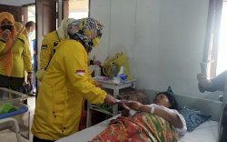 HUT ke-57 Golkar dan HKN, IIPG dan KPPG Sulsel Santuni Pasien di RS Torut