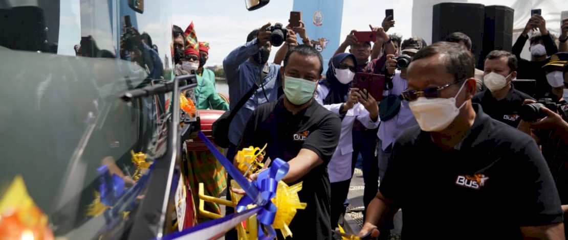 Bus Trans Mamminasata