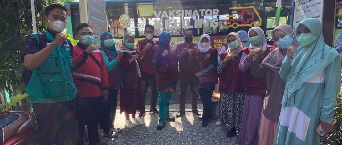 Tim Vaksinator Keliling, menyasar beberapa daerah di Jeneponto pada Jumat, 12 November 2021. (Foto: Humas Pemprov Sulsel) Tim Vaksinator Keliling, menyasar beberapa daerah di Jeneponto pada Jumat, 12 November 2021. (Foto: Humas Pemprov Sulsel)