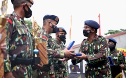 Gunakan Baret dan Seragam Loreng, Wali Kota Danny Hadir Sebagai Tamu Kehormatan di Syukuran HUT Brimob ke - 76