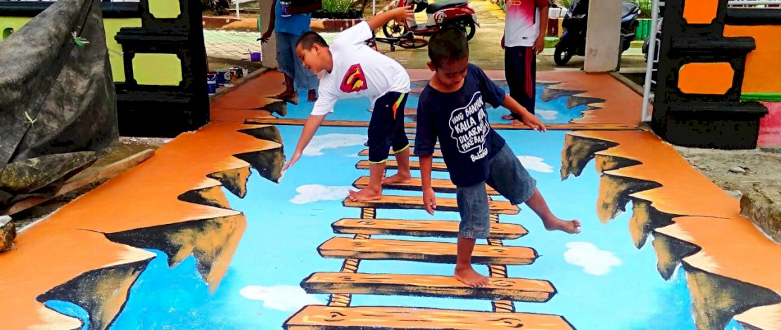Bikin Takjub! Lantai Sekolah di Luwu Utara Dibuat Lukisan 3 Dimensi, Seperti &ldquo;Tol Langit&rdquo;