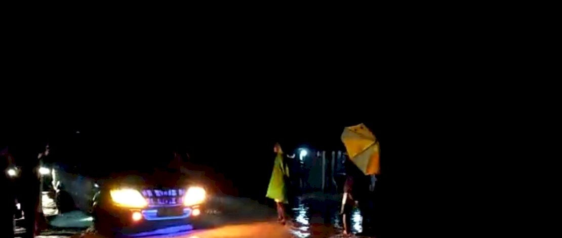 Banjir Sungai Salutubu di Kabupaten Luwu.
