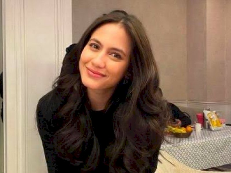 Lakukan Tradisi Melukat, Pevita Pearce: Saya Melihat Segala Situasi Begitu Banyak Cinta dan Kasih Sayang 