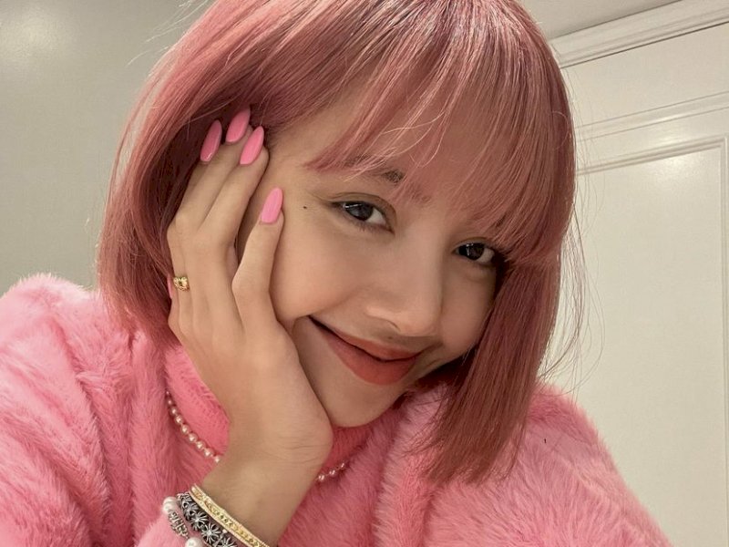 Tampil Tanpa Riasan di Depan Penggemar, Lisa Blackpink Buktikan Cantiknya Alami Tanpa Oplas 