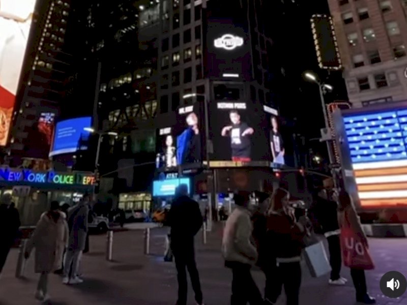 Tampil di Times Square New York, Bisnis Hotman Paris Go Internasional