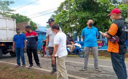 Word Cleanup Day, Camat Biringkanaya Kerja Bakti Dilingkungan Pesantren 