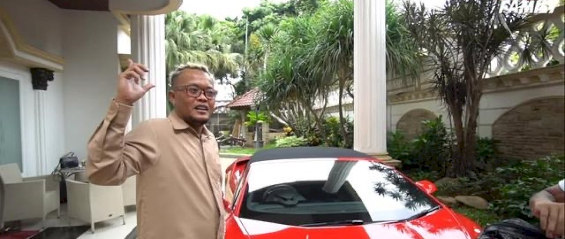 Potret lamborghini baru Sule yang dibeli tanpa ijin sang istri.