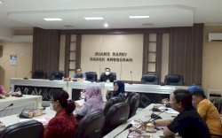 Pansus Ranperda Perlindungan Guru Serap Masukan Stakeholder