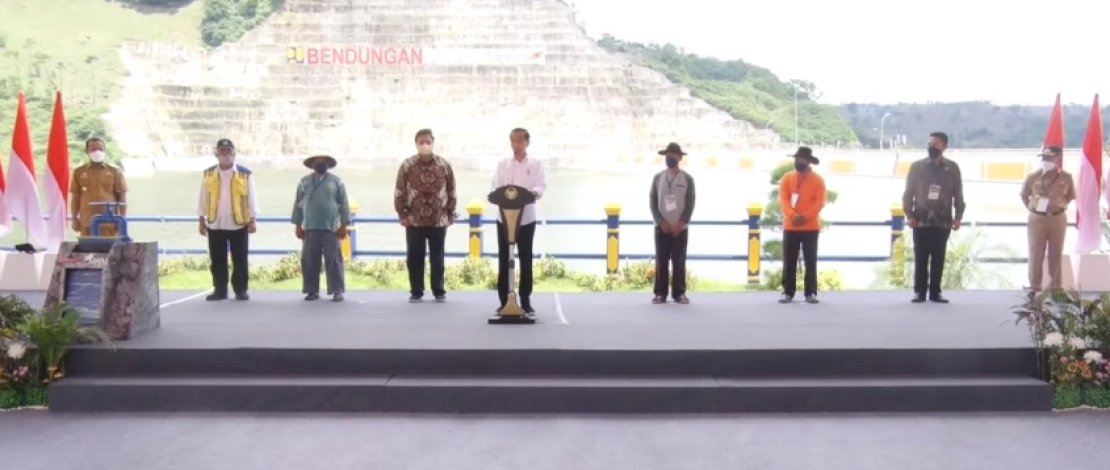 Jokowi meresmikan Bendungan Karalloe. IST