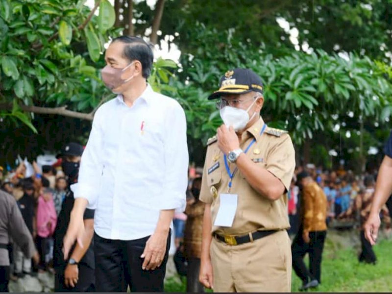 Tanam Jagung Bersama Petani di Jeneponto, Ini Harapan Jokowi 