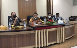 Camat Tamalanrea Gelar Rakor Isolasi Apung Terpadu 