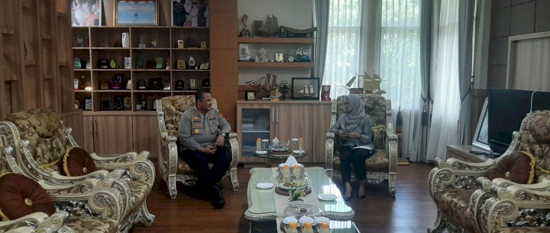 Kapolres Lutra mengunjungi Bupati Lutra di Kantor Bupati Luwu Utara, Jumat (26/11/2021). Kapolres Lutra mengunjungi Bupati Lutra di Kantor Bupati Luwu Utara, Jumat (26/11/2021).