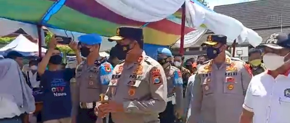 Kapolda Sulsel Kunjungi Lokasi Vaksinasi Massal di Gowa