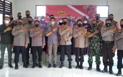 Kapolres Pinrang Tinjau Vaksinasi Massal di Kantor Camat Mattiro Bulu