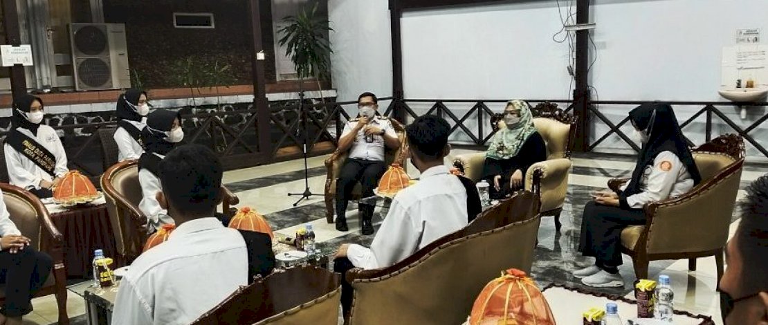 Erna Rasyid Taufan Berikan Wejangan ke 20 Finalis Dupar Parepare