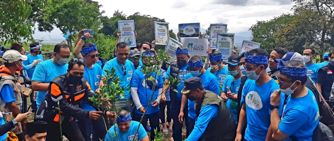 Gerakan Gelora Tanam 10 Juta Pohon di Sub Das Citarik, Kampung Cikoneng.