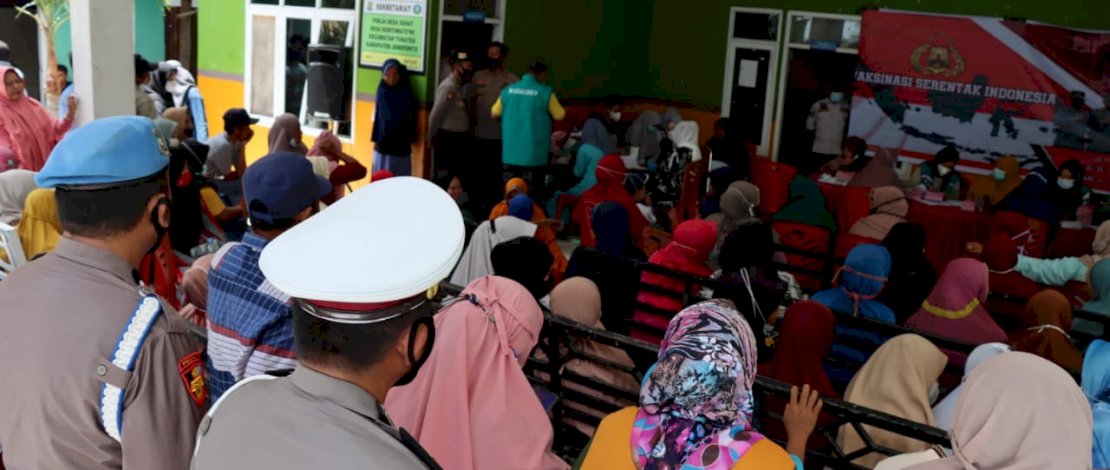 Kapolres Bersama Wabup Jeneponto Pantau Vaksin Serentak di Turatea